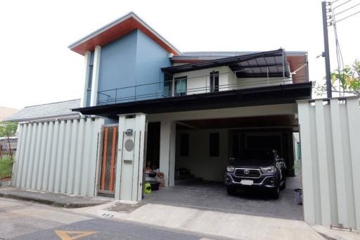 2 stories house 3 bedrooms for sale on Ladprao to Huai Khwang