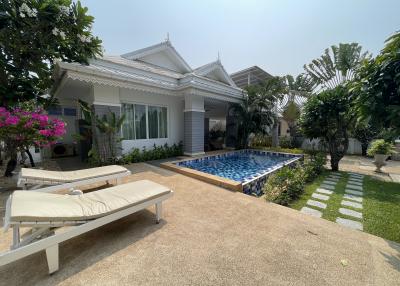 The 9 Khao Tao: Pool Villa with 3 Bedrooms and 3 Bathrooms