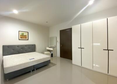 La Sierra : 2 Bedroom Pool Villa On Soi 102