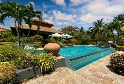 White Lotus 2 : 4 Bedroom Pool Villa