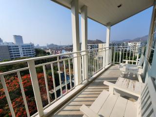 Summer Hua Hin: 2 Bedroom Condo