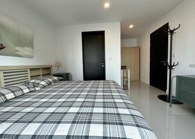 1-bedroom modern condo for sale in Ekamai area