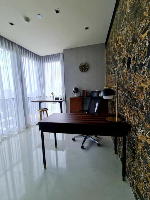 Luxury 2-Bedroom for sale on Thonglo