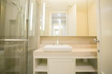 2-bedroom condo for sale close to Phloen Chit BTS station