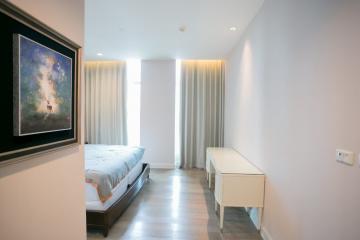 2-bedroom condo for sale close to Phloen Chit BTS station