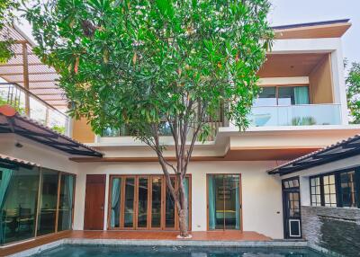 Itz Time Pool Villa: 2 Storey, 3 Bedroom Pool Villa