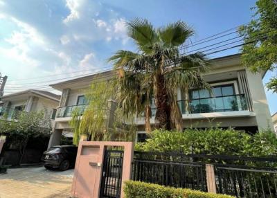 Modern House 4-Bedroom for sale on Pattanakarn