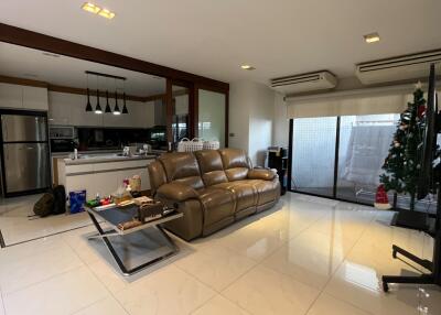 3-Bedroom Condo Sukhumvit 43