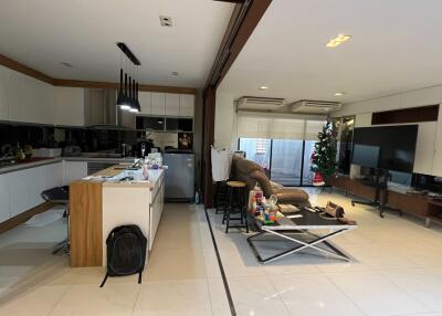 3-Bedroom Condo Sukhumvit 43