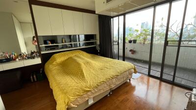 3-Bedroom Condo Sukhumvit 43