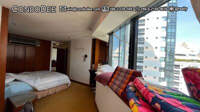 Large Apartment Top Floor Prompong