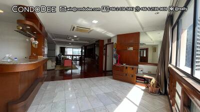 Large Apartment Top Floor Prompong