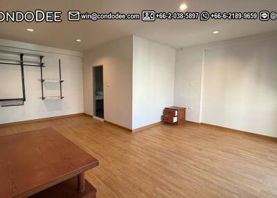 Spacious Condo Sukhumvit 6 Sale Nana