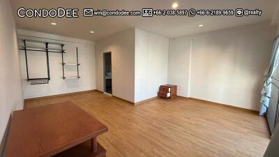 Spacious Condo Sukhumvit 6 Sale Nana