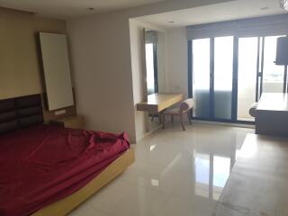 Penthouse Duplex Prompong Sale