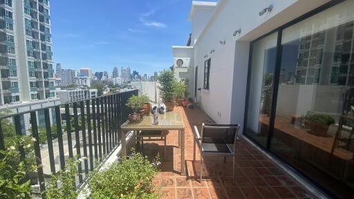 Penthouse Large Balconies