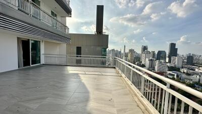 Sukhumvit Apartment Large Balcony