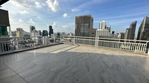 Sukhumvit Apartment Large Balcony