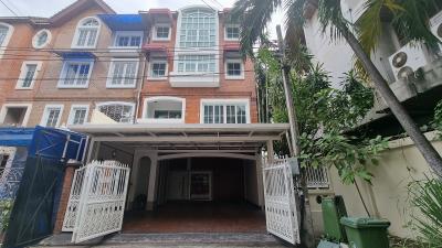 Luxury Townhouse Sathorn