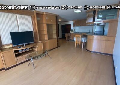 Large 1-bedroom Condo Prompong