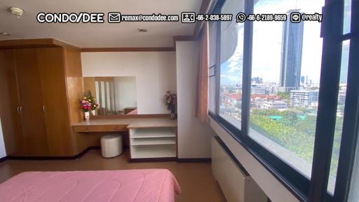 Large 1-bedroom Condo Prompong