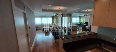 For RENT : Sathorn Gardens / 1 Bedroom / 1 Bathrooms / 65 sqm / 35000 THB [9815184]