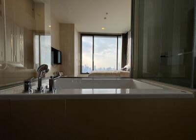 Luxury Sukhumvit Apartment