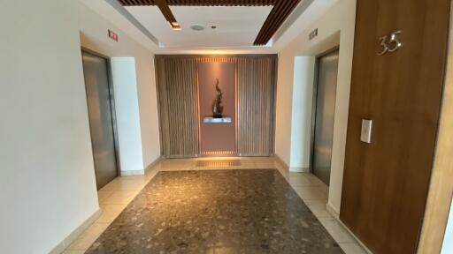 Large Apartment Asoke BTS