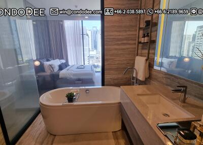 Luxury 2-Bedroom Condo Asoke