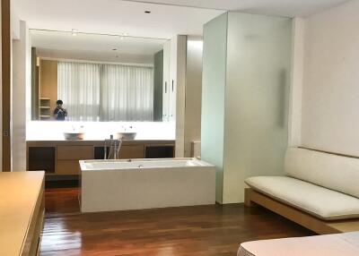 Sukhumvit Apartment Luxury Condo