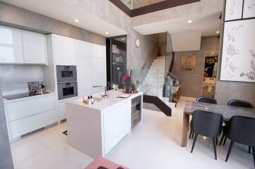 Luxury Duplex Prompong Bangkok