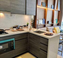 Condo High-Floor Asoke