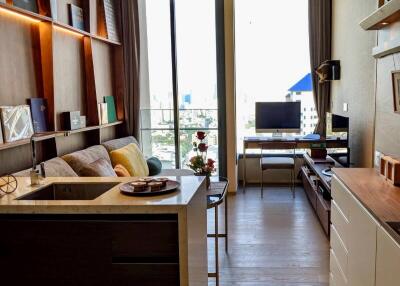 Condo High-Floor Asoke