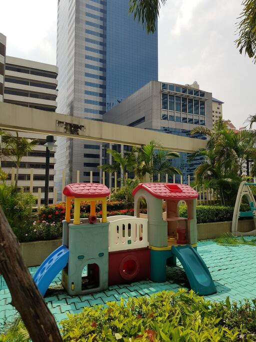 Condo Near University Asoke