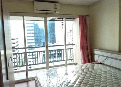 Condo Near University Asoke