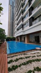 Bangkok Condo Pool View Sale