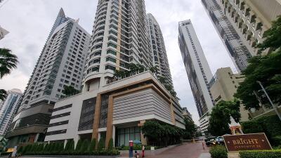 Bangkok Condo Pool View Sale