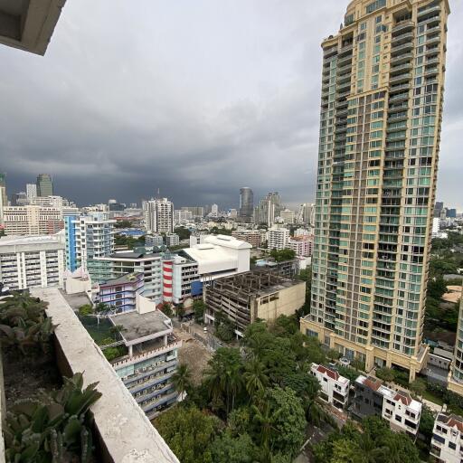 Large Apartment Asoke