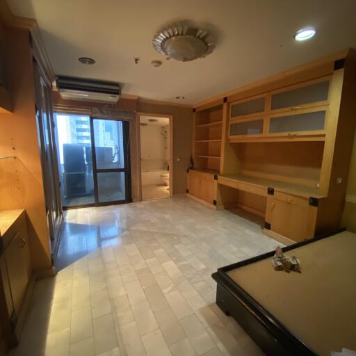 Large Apartment Asoke