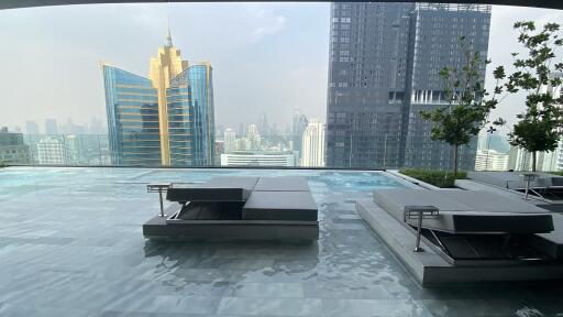 Luxury Bangkok Condo Terminal 21