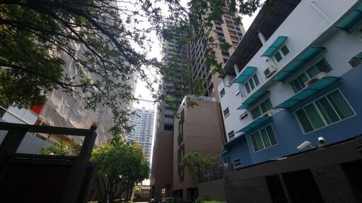 Small Condo BTS Prompong Sale