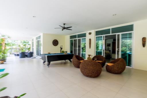 Private 4 Bed Pool Villa on Large Land For Sale in Hin Lek Fai