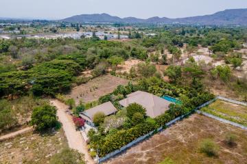 Private 4 Bed Pool Villa on Large Land For Sale in Hin Lek Fai