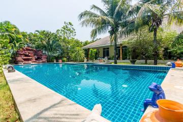 Private 4 Bed Pool Villa on Large Land For Sale in Hin Lek Fai