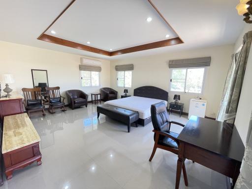 Emerald Heights:Two Storey Villa in perfect condition with 3 Bed and 4 Bathrooms