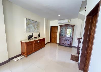 Emerald Heights:Two Storey Villa in perfect condition with 3 Bed and 4 Bathrooms