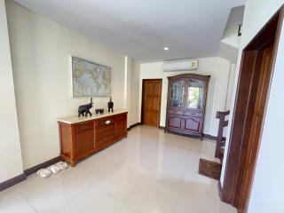 Emerald Heights:Two Storey Villa in perfect condition with 3 Bed and 4 Bathrooms