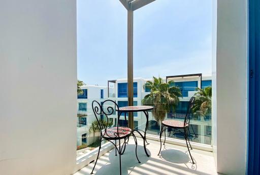 The Crest Santora: 1 Bedroom Sea View Condo