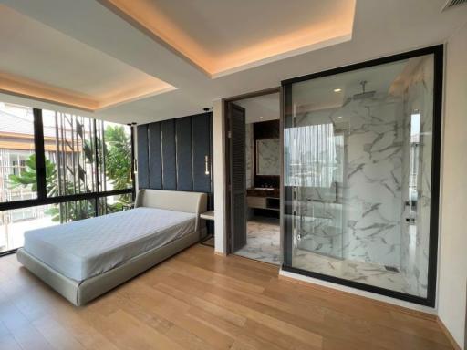 Luxury House 5-Bedroom for sale on Sathorn-YenAkart