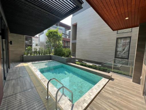 Luxury House 5-Bedroom for sale on Sathorn-YenAkart